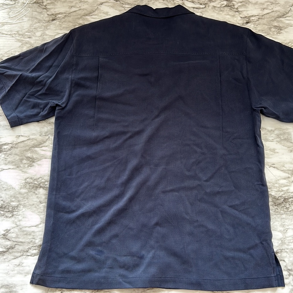 Tommy Bahama 100% silk button down shirt, size small - Picture 7 of 7